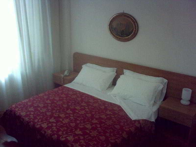 Roma Room Hotel Екстериор снимка